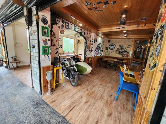 Throttle Shrottle Moto Hostel Manāli Dış mekan fotoğraf