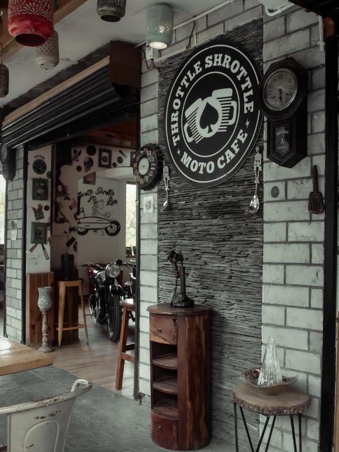 Throttle Shrottle Moto Hostel Manāli Dış mekan fotoğraf